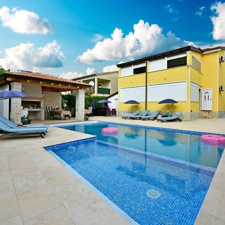 Apartments House Anna For Max 13 Persons In Porec, Pet Friendly Exterior foto