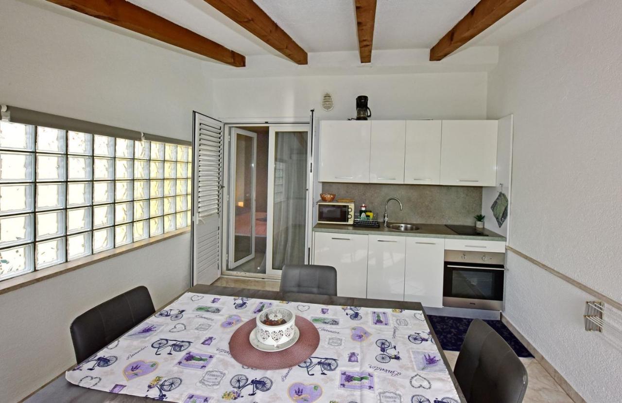 Apartments House Anna For Max 13 Persons In Porec, Pet Friendly Exterior foto